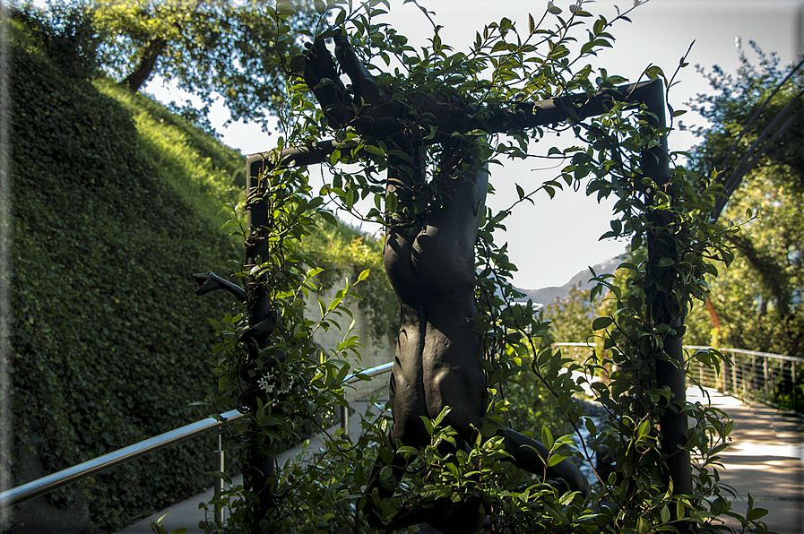 foto Giardini Trauttmansdorff - Giardino degli Innamorati e binocolo di Matteo Thun